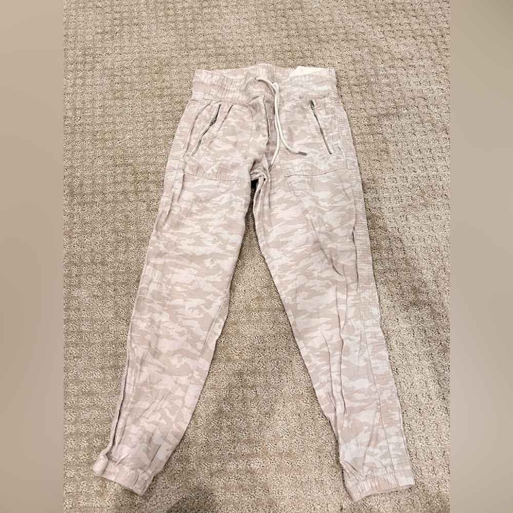 Athleta Cabo Linen Jogger Camp 2